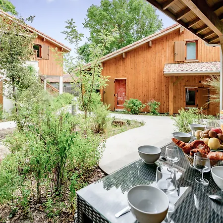 Aparthotel Vacanceole - Les Rives Du Lac 3*